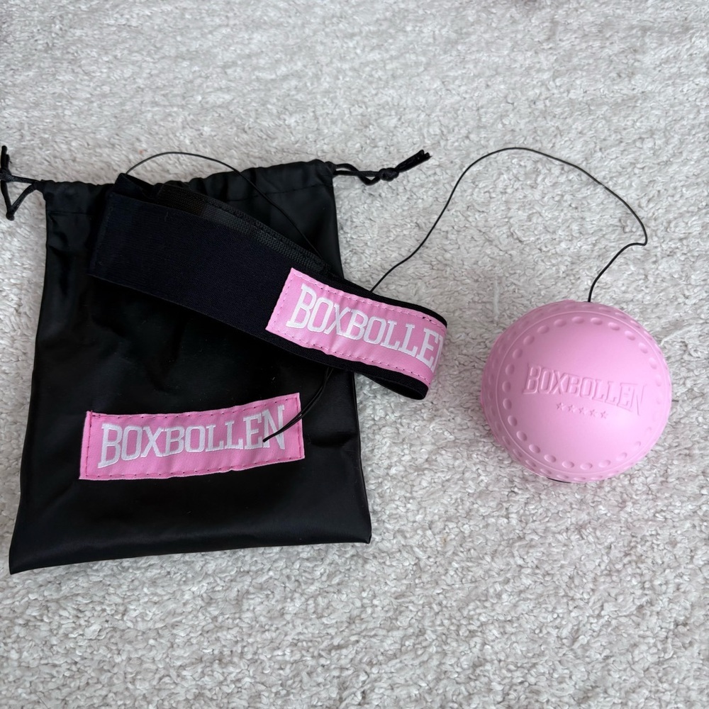 Boxbollen Pink and Black Workout Boxing Accessory Game